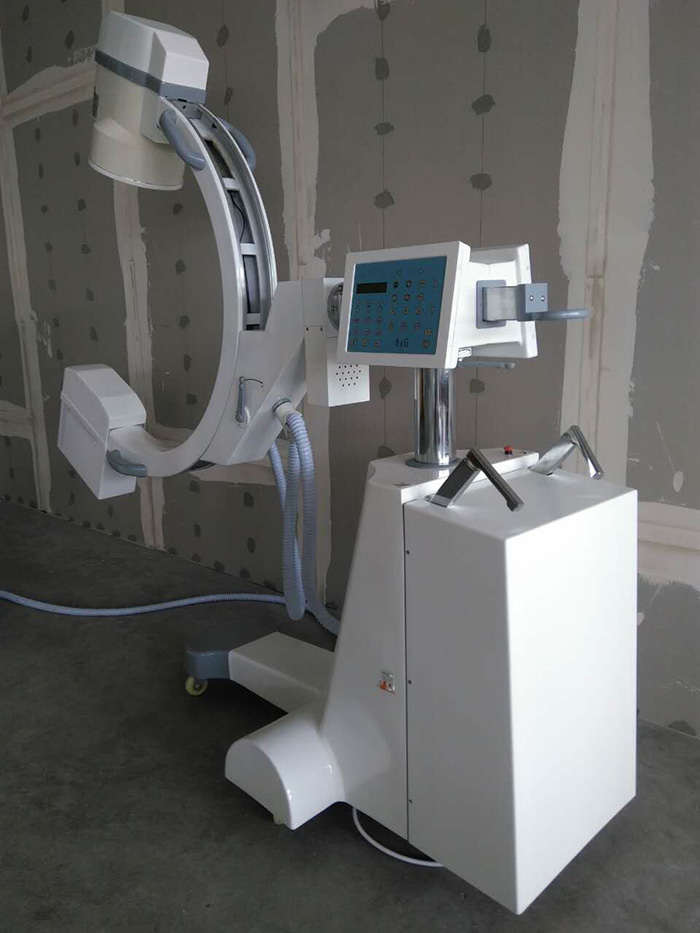 máquina de rayos x con brazo en c