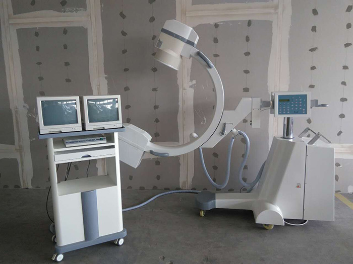 Système de radiographie à bras en C de 3,5 kW